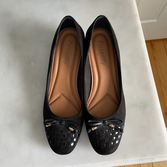 Picadilly heels. Black heels with bow detail on toe, size 40, US 9 - Picture 5 of 8